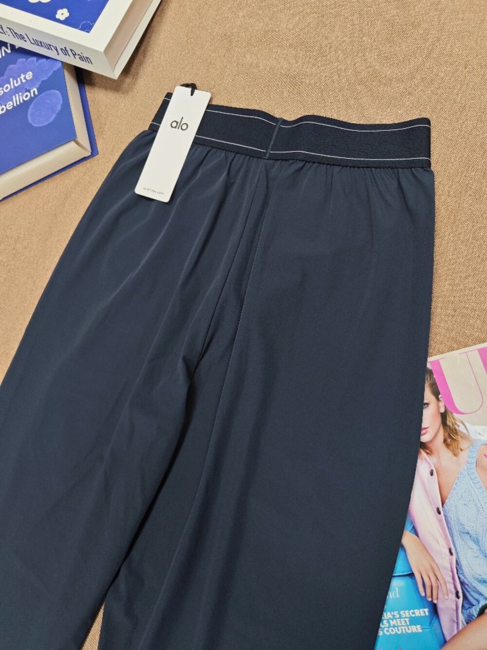 ALO Yoga😍Regular 30” Suit Up Trouser Navy Blue, Relaxed Fit Wide Leg Pants - Picture 4 of 8